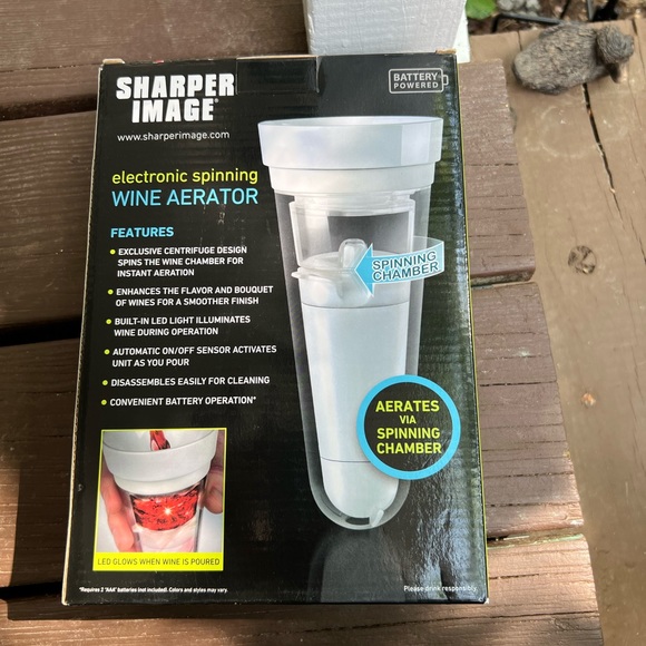 NIP Sharper Image Wine Aerator - New - Battery Operated - Picture 4 of 4